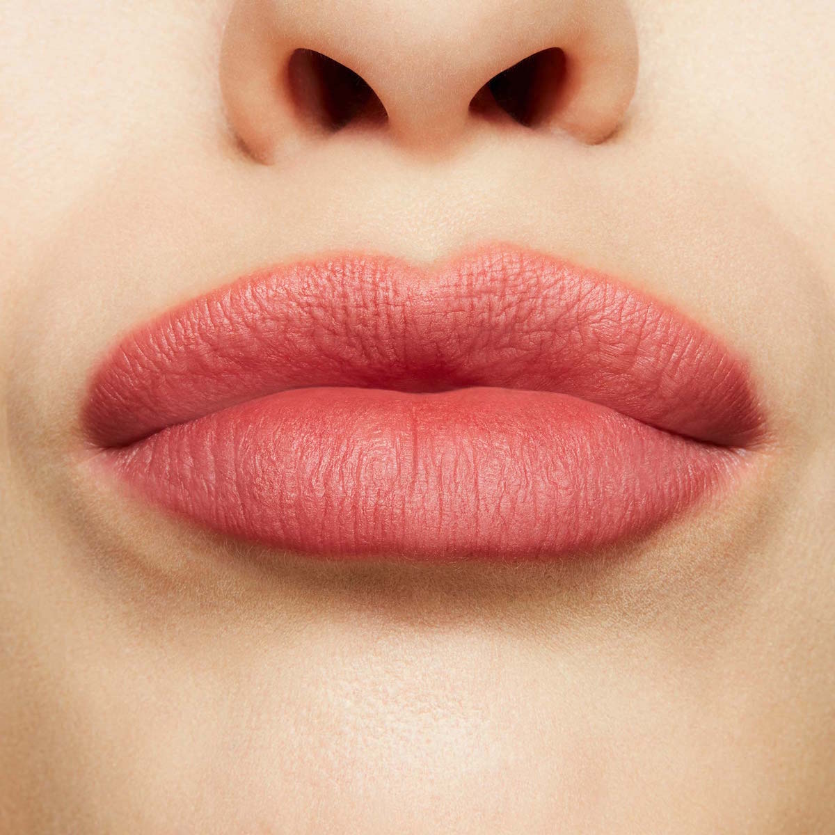 POWDER KISS LIPSTICK (LABIAL)